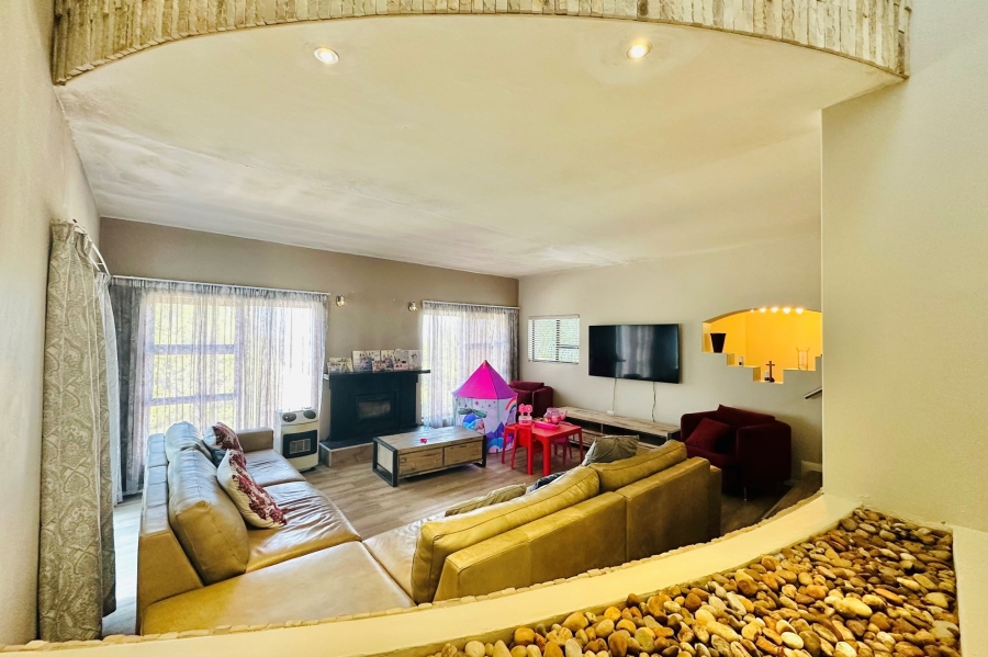 4 Bedroom Property for Sale in Providentia Eastern Cape